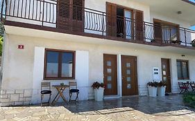 Bella Vista Apartment 2
